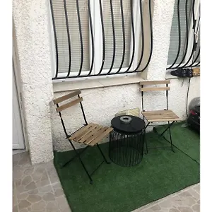 Studette Avec Exterieur Climatisee Marseille